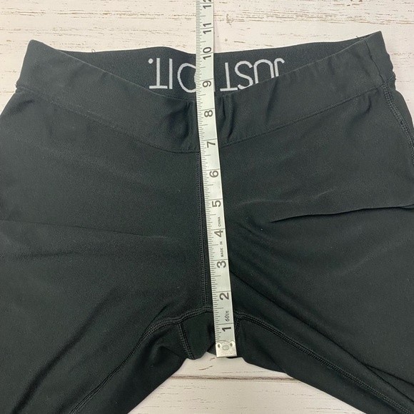 Nike Cropped Dri-Fit Capri Leggings - Picture 14 of 14